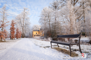 Kasteel Nienoord in de sneeuw