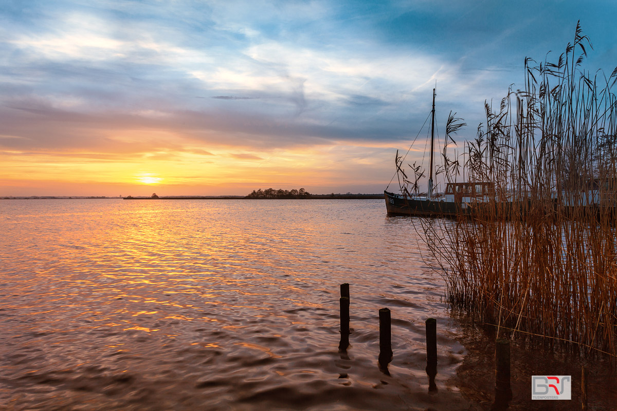 Leekstermeer-zonsondergang-met-boot