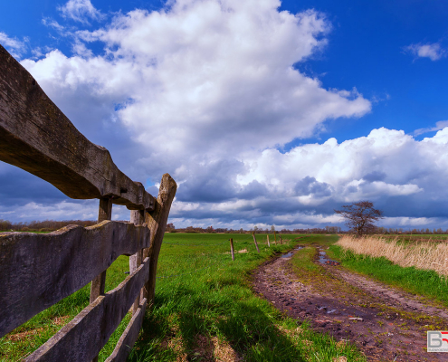 Wolkenpracht-in-landelijk-Nietap-Onlanden