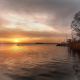 Zonsondergang-Leekstermeer-met-boot-en-uitkijktoren