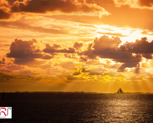 Holwerd Zonsondergang met Zeilboot