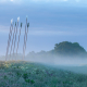 Monument Oerwold in de mist