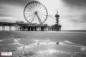 Pier Scheveningen zwart-wit