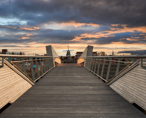 Brug Diekloper richting Molen Adam Delfzijl