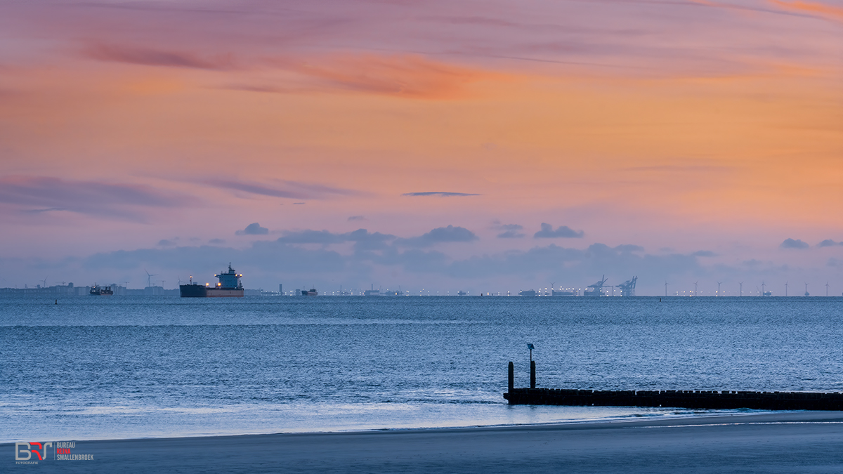 Zonsondergang vanaf Boulevard Vlissingen met zicht op Knokke