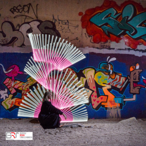 Lightpainting onder viaduct met graffiti > model Marga Gaikema - 2