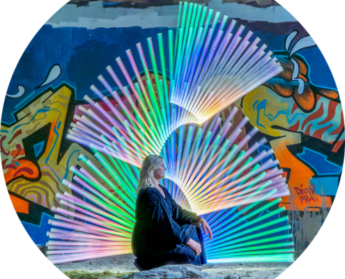 Lightpainting onder viaduct met graffiti > model Marga Gaikema - 6