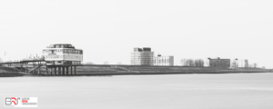 Zicht op Delfzijl vanaf de Eems