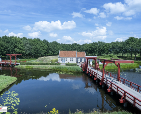 Toegangsbrug Bourange vanaf vestingwal