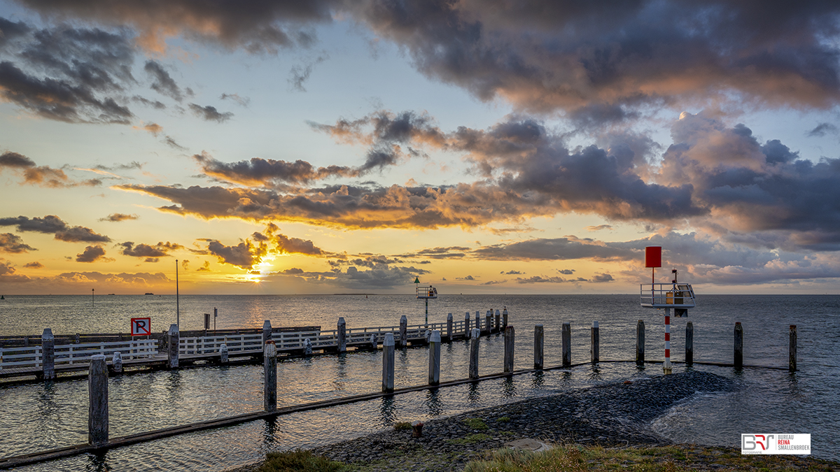 Zonsopkomst bij de lbakens van Vlieland