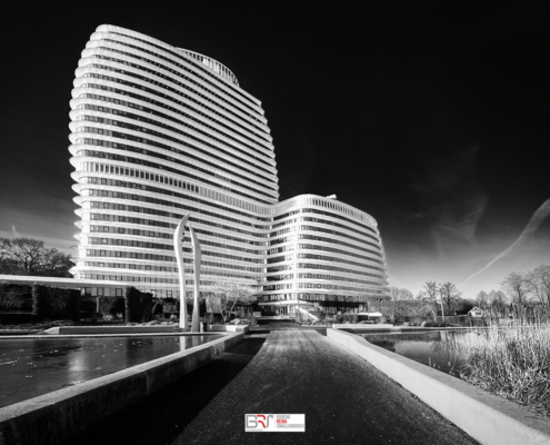 duo in de winter in zwart-wit