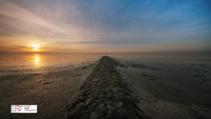 zonsondergang bij strandhoofd Harlingen
