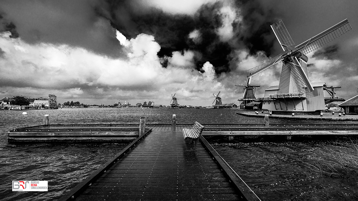 Molens Zaanse Schans met steiger in zw
