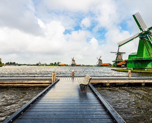 Zaanse Schans met steiger in kleur