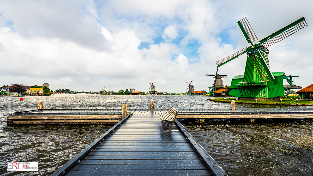Zaanse Schans met steiger in kleur