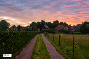 tijdens zonsopkomst Dorpsgezicht Niehove