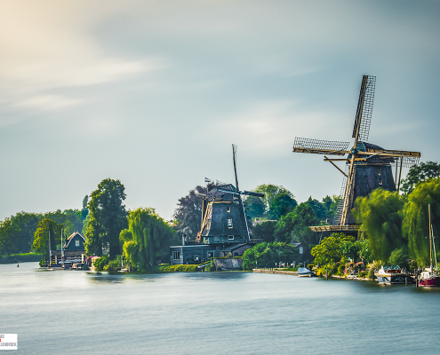 Molen De Vriendschap en Molen De Eendragt vanaf Bastion Ossenmarkt Weesp