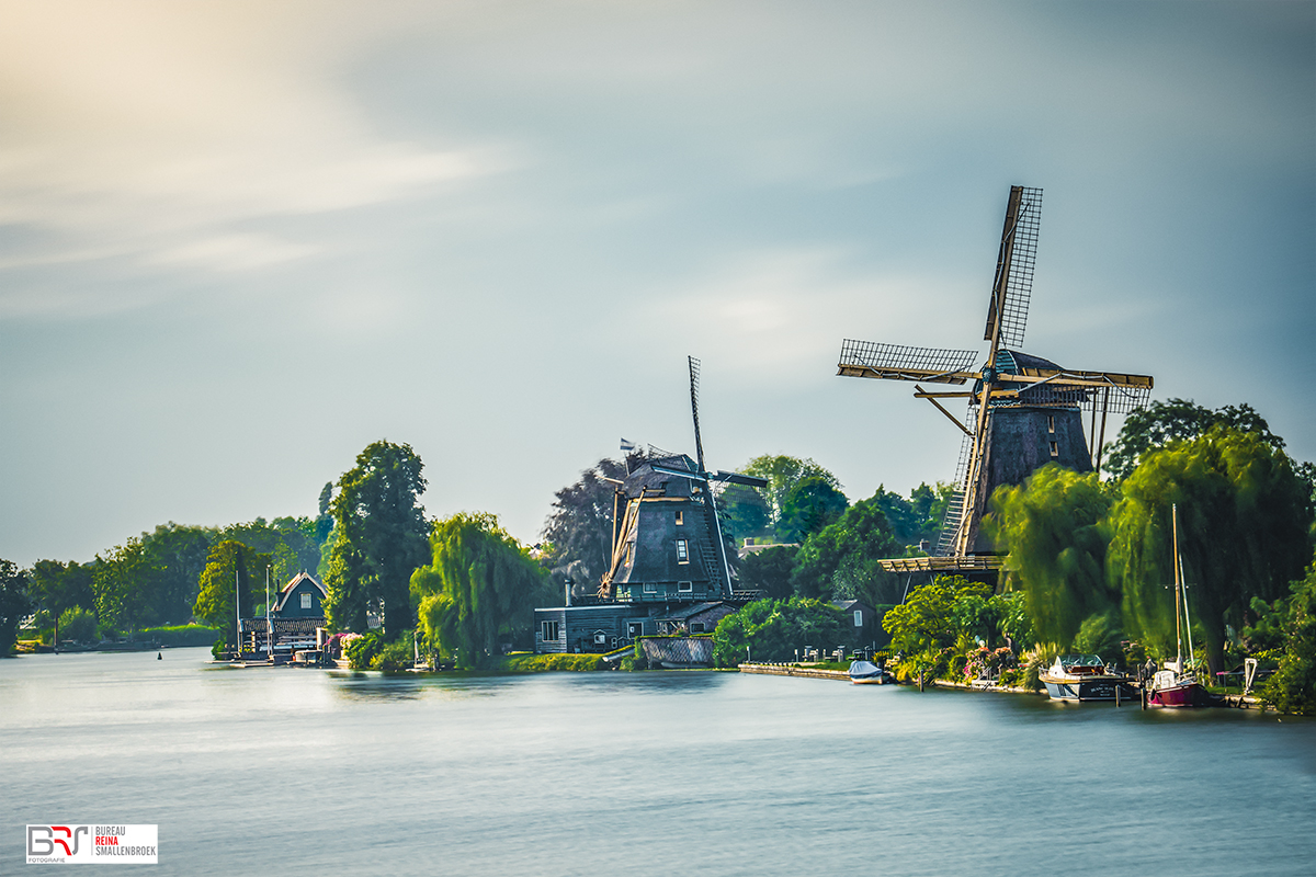 Molen De Vriendschap en Molen De Eendragt vanaf Bastion Ossenmarkt Weesp