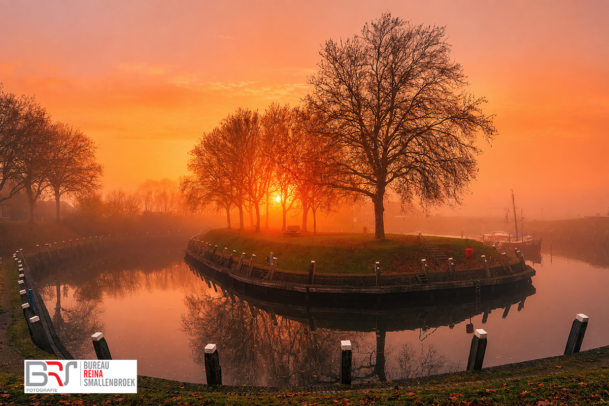 Zonsondergang Oude Haven Vollenhove deels AI
